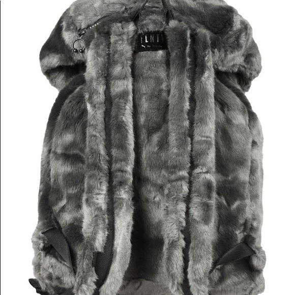 Fenty x Puma main image 4